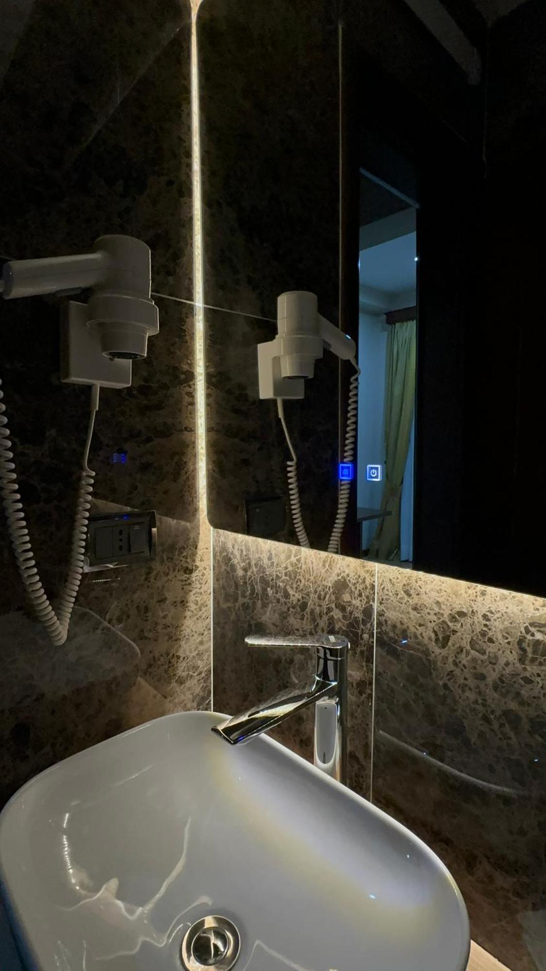 Hotel Rritja E Koranit Tushemisht Exteriér fotografie