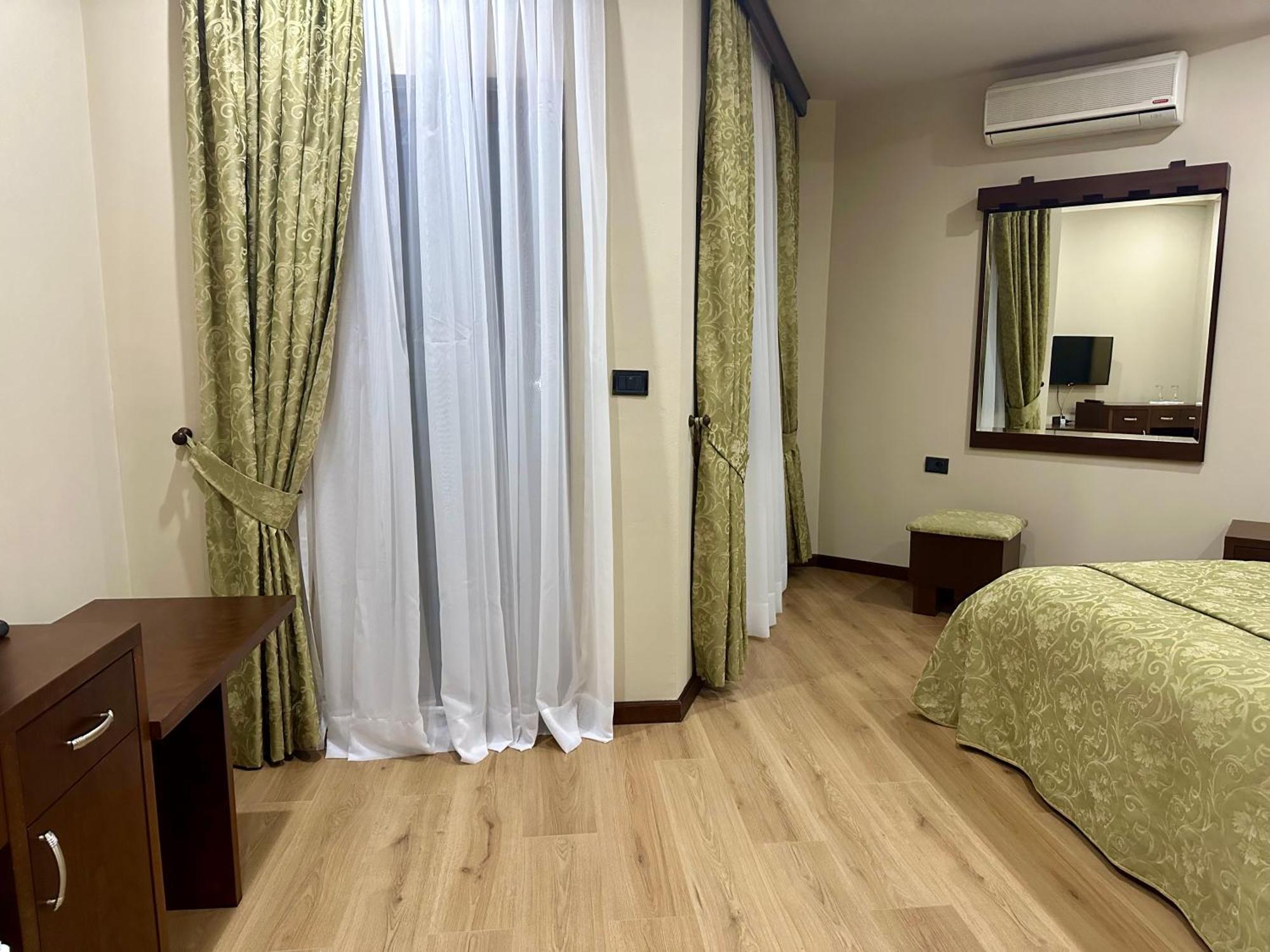 Hotel Rritja E Koranit Tushemisht Exteriér fotografie