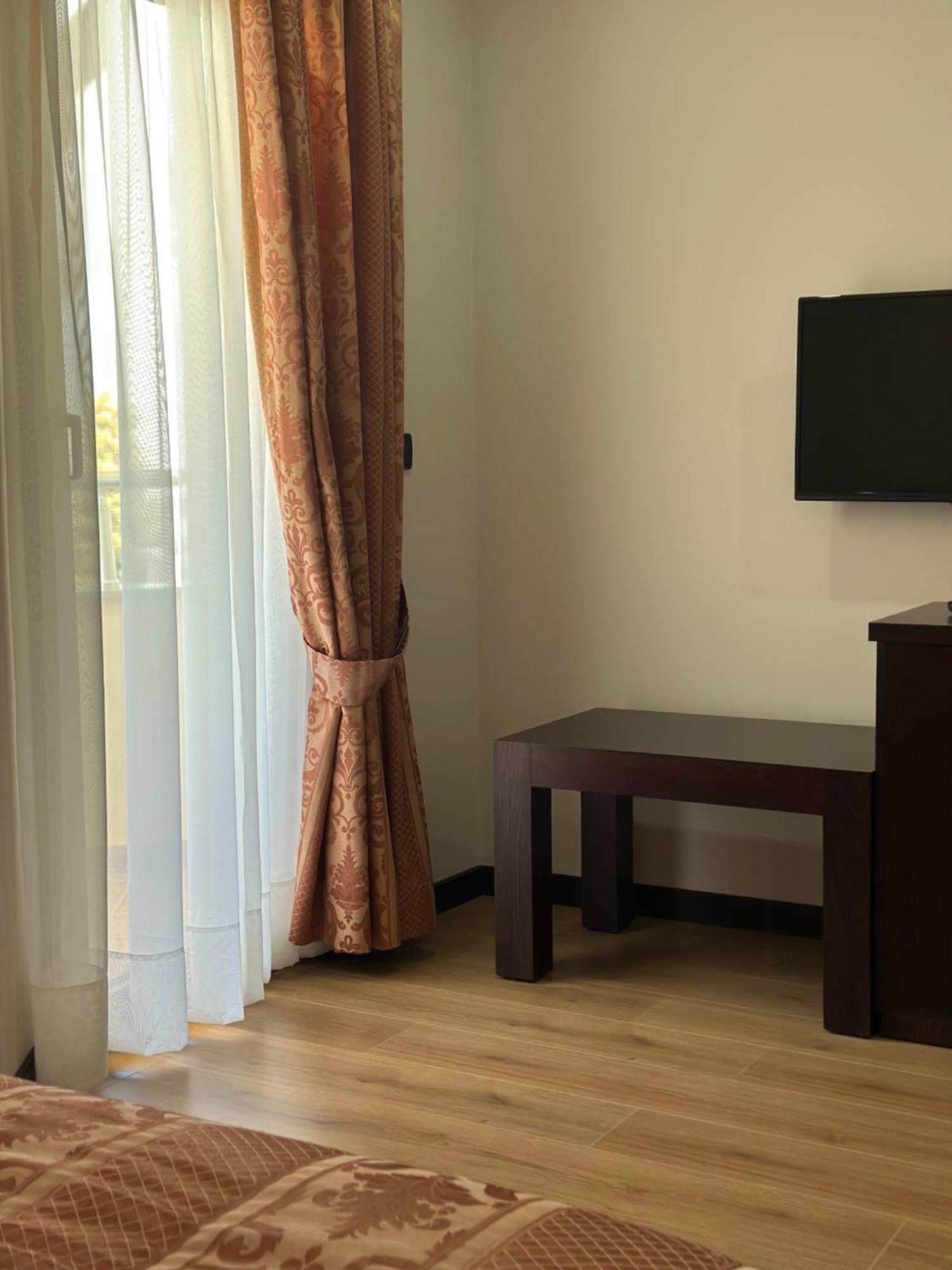 Hotel Rritja E Koranit Tushemisht Exteriér fotografie