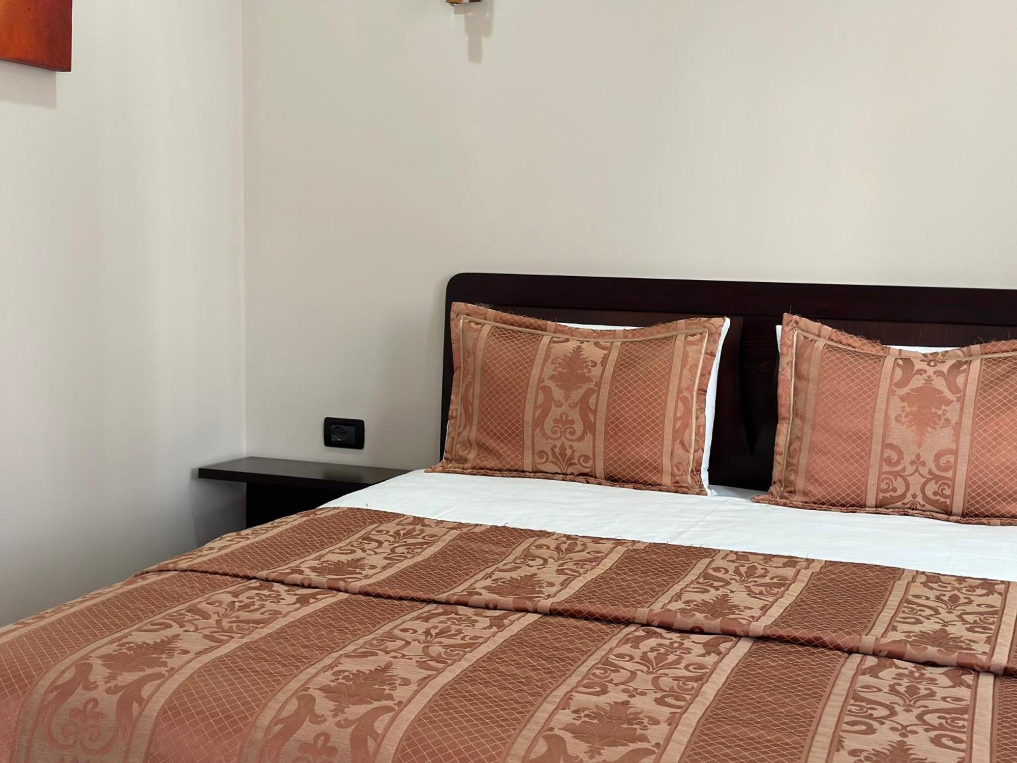 Hotel Rritja E Koranit Tushemisht Exteriér fotografie